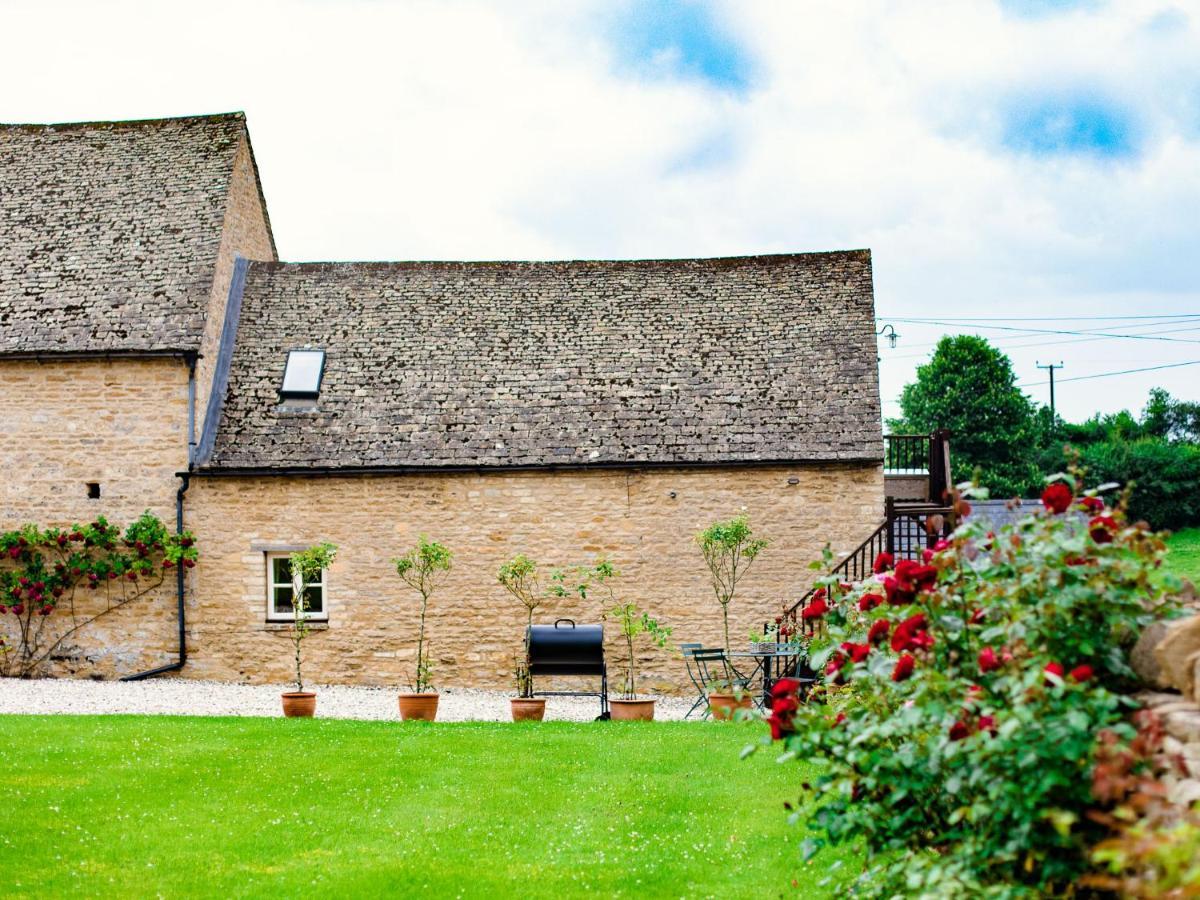 チッピング・ノートン Hayloft At Newbarn Farmヴィラ エクステリア 写真